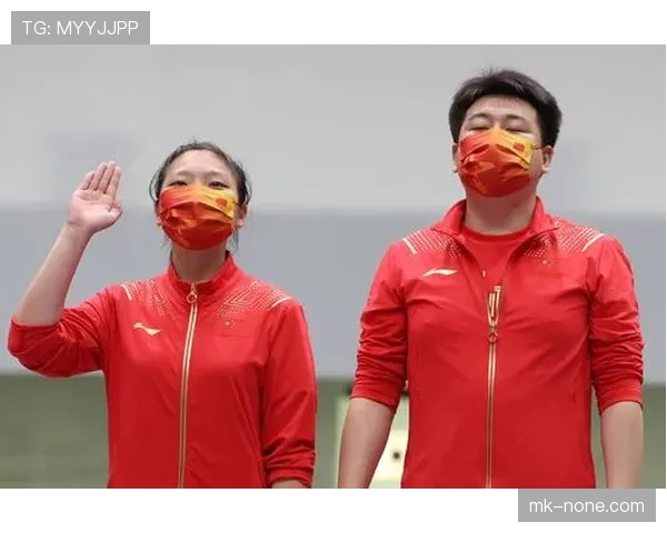 庞伟家到底哪来的厨师？这身材跟隔壁大妈差太多了吧！